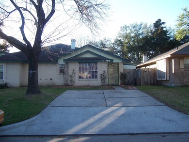 11005 Tobasa Ct, Houston, TX 77086 - photo 2