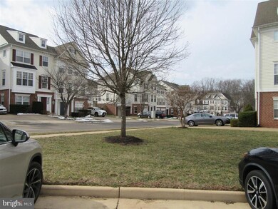 8175 Glade Bank Dr, Manassas, VA 20111 - photo 2