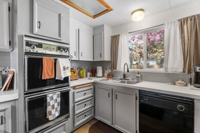 61040 S Queens Dr unit 58, Bend, OR 97702 - photo 7