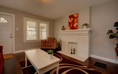 Living Room (5)