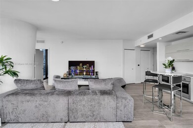 55 SW 9th St unit 4008, Miami, FL 33130 - photo 7