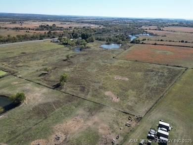 3 E 1100, Checotah, OK 74426 - photo 2