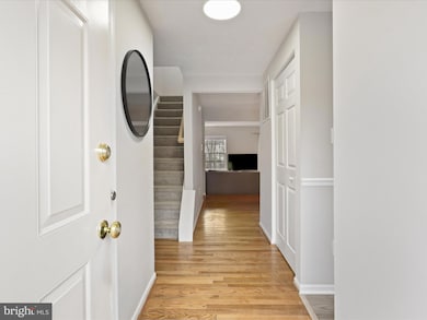 1561 Autumn Ridge Cir, Reston, VA 20194 - photo 4