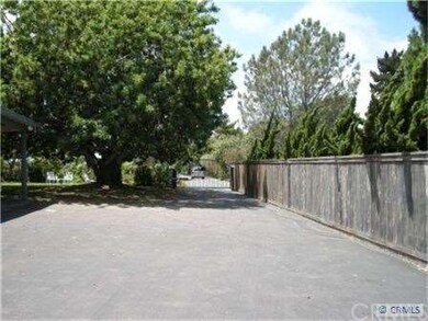 Gated property at end of long easement. Very Priva