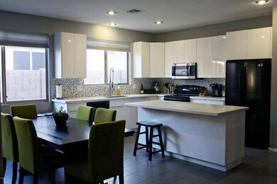 Kitchen dining