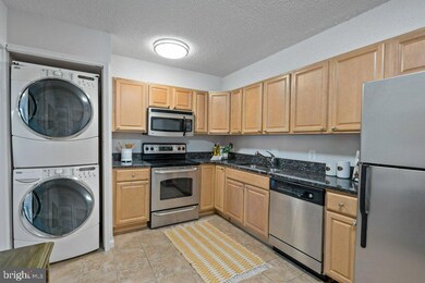 Lakeside Plaza Condominium unit 827, Baileys Crossroads, VA 22041 - photo 5