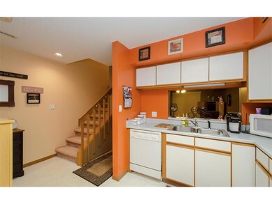 1280 Daleview Dr unit 3, Marion, IA 52302 - photo 4