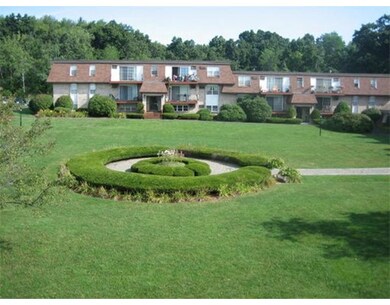 14 Williamsburg Ct unit 24, Shrewsbury, MA 01545 - photo 2