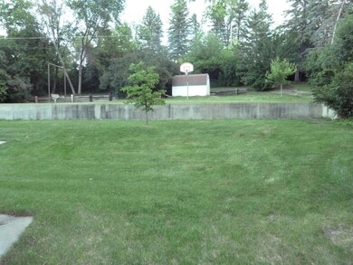 717 5th St NE, Jamestown, ND 58401 - photo 4