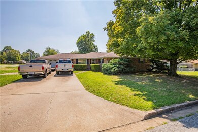 1006 S Dixieland Rd, Rogers, AR 72758 - photo 3