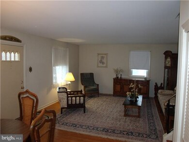 905 Jeffrey Dr, Southampton, PA 18966 - photo 4