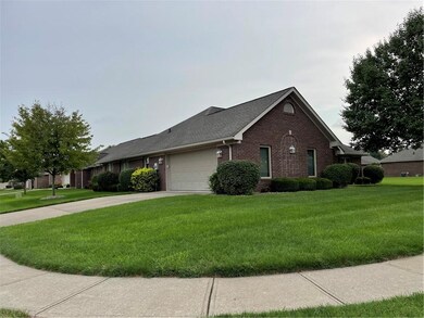 5121 Columbia Dr, Columbus, IN 47203 - photo 2