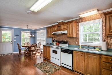 Kitchen/Dining Combination