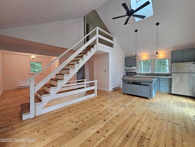 131 Stop 3 Dunbar Rd, Claverack, NY 12513 - photo 4