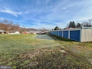 531 Monroe St, Everett, PA 15537 - photo 3