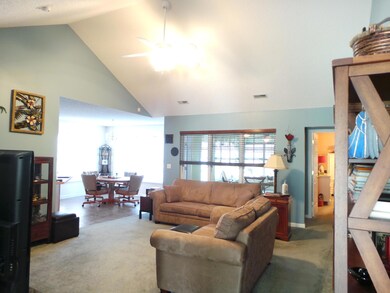 1081 Cobblestone Blvd 010