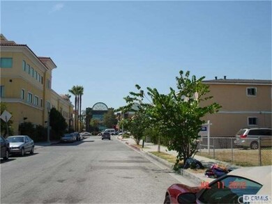 Walking Distance to Shopping Areas.