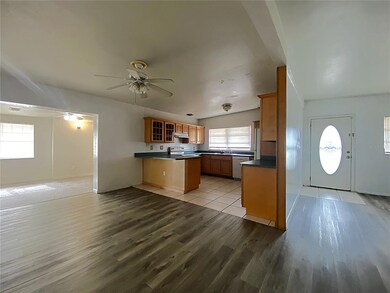 390 16th St NE, Winter Haven, FL 33881 - photo 5