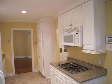 Amazing Gas Cooktop, Pantry Cabinets, Walk-thru to