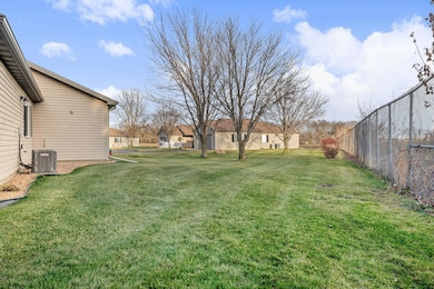 1710B Carriage Home Dr SW, Austin, MN 55912 - photo 4