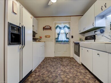 2621 E 40th St, Lorain, OH 44055 - photo 4