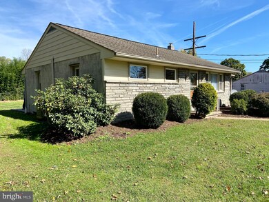 5921 Littlefield Ave, Reading, PA 19606 - photo 3