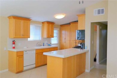 KITCHEN WITH LOTS OF CABINETS