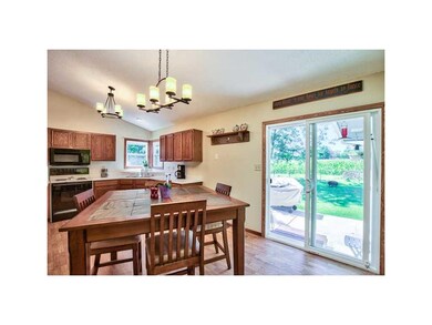 Kitchen. 2014 NEW VINYL SLIDER DOOR.