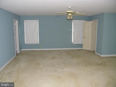 5445 Ashleigh Rd, Fairfax, VA 22030 - photo 6