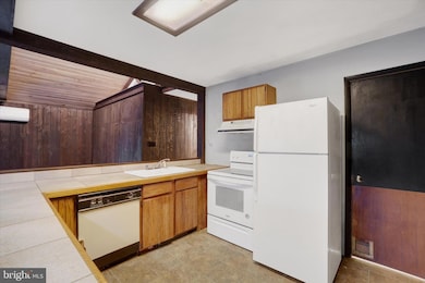 3263 Graydon Rd, Felton, PA 17322 - photo 5