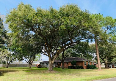 1920 Le Tulle Ave, Bay City, TX 77414 - photo 7