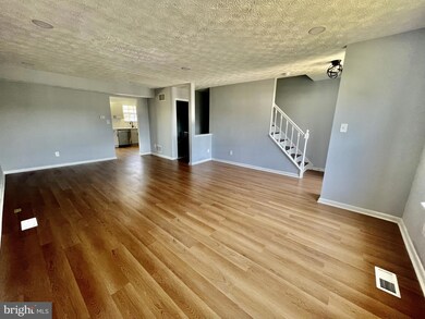 818 Sleepy Hollow Ct, Edgewood, MD 21040 - photo 4