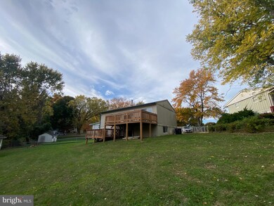 604 Wilburn Ct, Capitol Heights, MD 20743 - photo 2