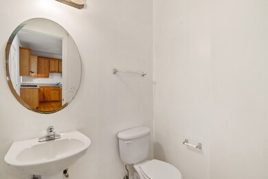 1/2 Bath