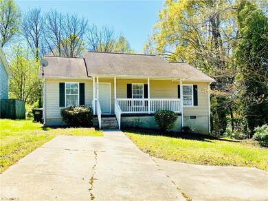 Large Driveway with plenty of parking space!