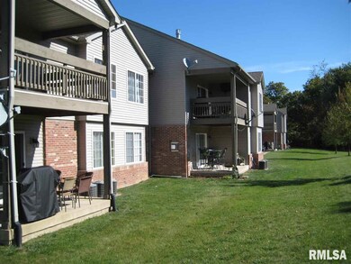 4517 N Tallgrass Ln, Peoria, IL 61615 - photo 2