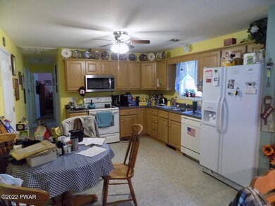 379 Long Meadow Rd, Milford, PA 18337 - photo 5