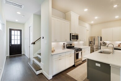 912 W 35th St unit C, Houston, TX 77018 - photo 4