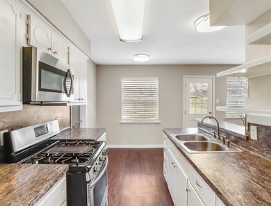 912 Dyche Ln, Alvin, TX 77511 - photo 5