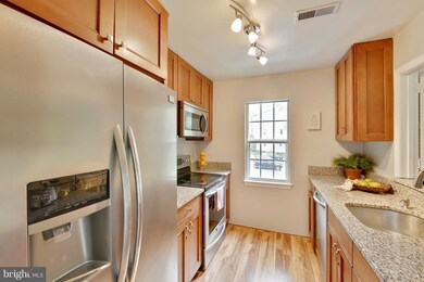 10472 Parthenon Ct, Bethesda, MD 20817 - photo 7