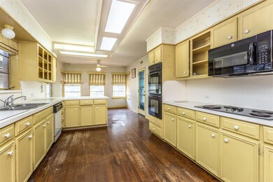 920 S Lindsay St, Gainesville, TX 76240 - photo 7