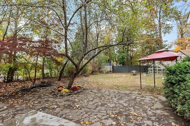 17 Edson St, Lowell, MA 01851 - photo 5