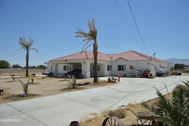 10020 E Avenue r12, Littlerock, CA 93543 - photo 2