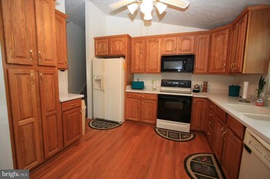 12643 Thunder Chase Dr, Reston, VA 20191 - photo 4