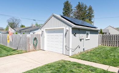 Detached Garage