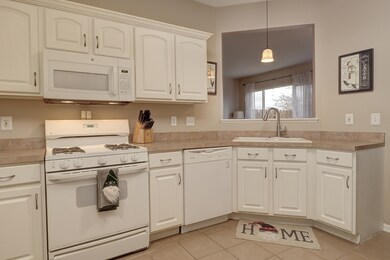 1811 S Wentworth Cir, Romeoville, IL 60446 - photo 4