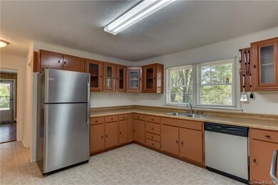 619 Hyder Farm Rd, Hendersonville, NC 28792 - photo 5