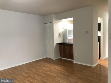 201 N Emory Dr unit 8, Sterling, VA 20164 - photo 5