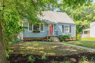View of front of home featuring a front lawn