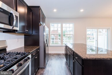 3848 Pentland Hills Dr, Upper Marlboro, MD 20774 - photo 7